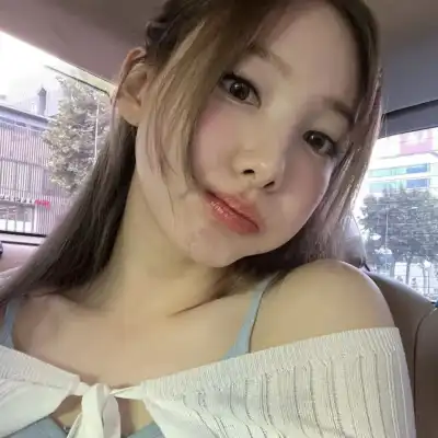仰映容